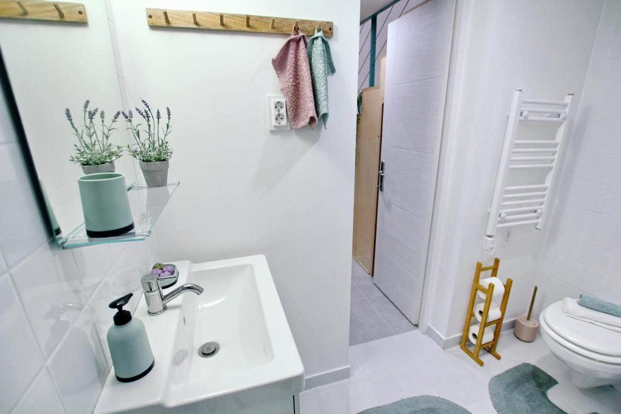 Lovely&Modern Downtown Apartment With Free Parking ブダペスト エクステリア 写真